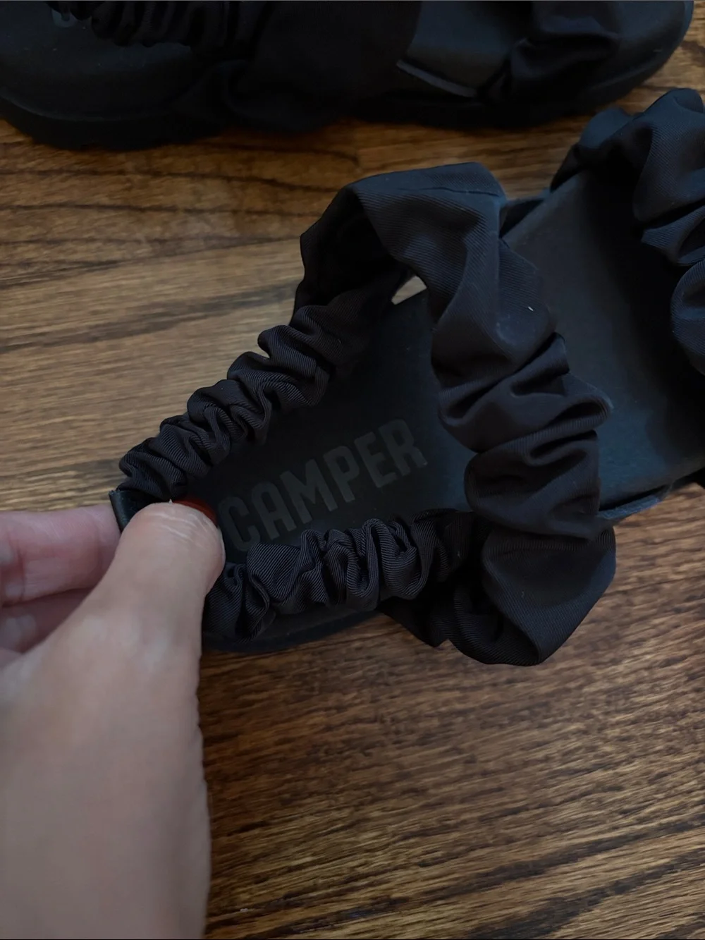 Camper Comfortable Kids Black Scrunch Sandals